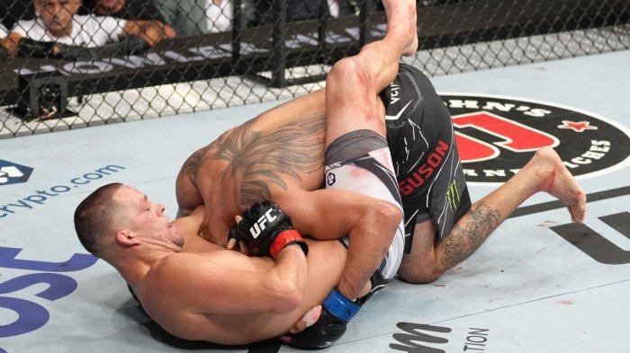 Nate Diaz guillotine choke Tony Ferguson dalam UFC 279