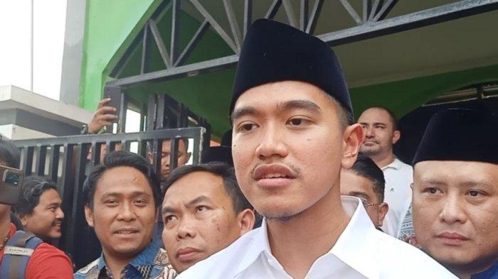 Putra bungsu Presiden Jokowi, Kaesang Pangarep, diprediksi ikut Pilkada 2024, entah di daerah mana.