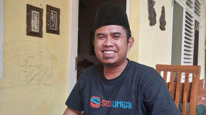 M Rezza Shidqi (40) warga RT 02/03, Kelurahan Cipedak, Jagakarsa, Jakarta Selatan