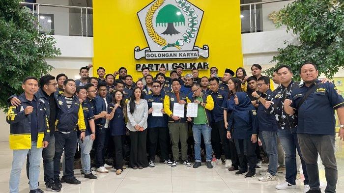 Sejumlah pengurus dan anggota AMPI menyampaikan mosi tidak percaya terhadap Ketua Umum Jerry Sambuaga