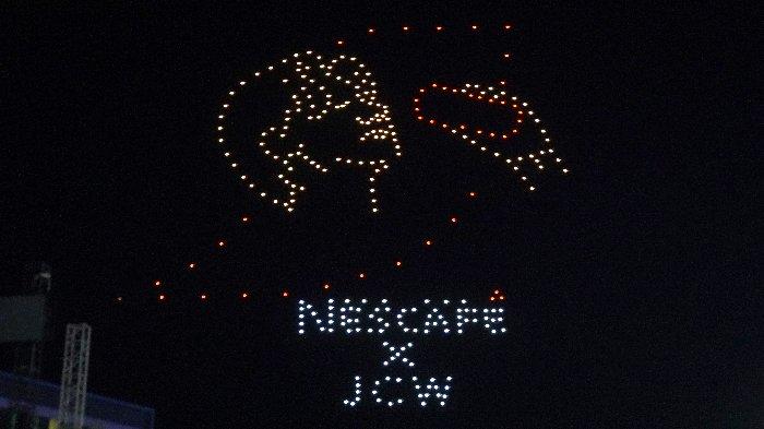 NESCAFE Indonesia untuk pertama kalinya menyelenggarakan 'NESCAFE SKY SHOW', pertunjukan drone yang diadakan untuk memperkenalkan Ji Chang Wook sebagai Brand Ambassador NESCAFE Indonesia untuk produk NESCAFE Ala Cafe sekaligus merayakan penutupan Jakarta Fair Kemayoran 2024 pada Sabtu (13/7/2024).