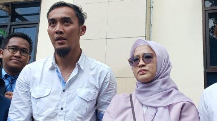 Okie Agustina dan Gunawan Dwi Cahyo sepakat berpisah setelah menjalani mediasi (upaya perdamaian) di Pengadilan Agama Kota Bogor, Jawa Barat, Senin (20/11/2023).