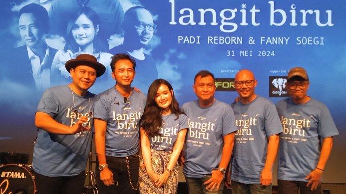 Band Padi Reborn merilis single Langit Biru dan menggandeng penyanyi Fanny Soegi sebagai pasangan duet untuk menyanyikan lagu Langit Biru di Bioskop XXI Plaza Senayan, Jakarta Pusat, Jumat (31/5/2024). Fadly (vokal), Piyu (gitar), Rindra (bass), Ari (gitar) dan Yoyo (drum) menyanyikan Langit Biru sebagai persembahkan untuk Sobat Padi.