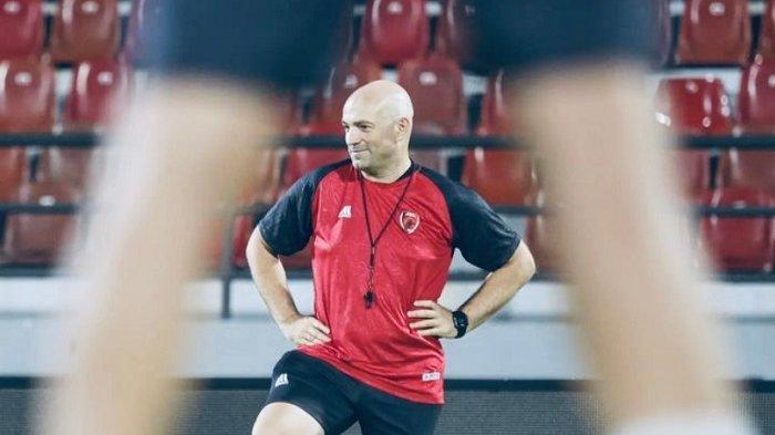 Pelatih PSM Makassar Bernardo Tavares.