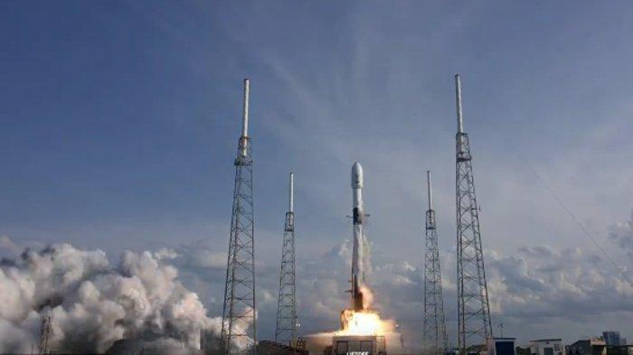 Peluncuran satelit SATRIA