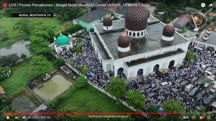Suasana Pemakaman Habib Hasan di area Masjid Nurul Musthofa, Cilodong, Kota Depok, Kamis (14/3/2024).