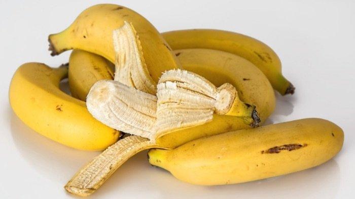 Mana yang lebih sehat, pisang utuh atau smoothie pisang? Biasanya kita membuat smoothie pisang hanya dengan mencampurkan susu dan pisang.