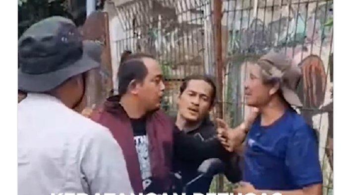 PENANGKAPAN PREMAN -- Polres Metro Jakarta Pusat berhasil mengungkap praktik pemerasan berkedok juru parkir liar di kawasan Thamrin City, Tanah Abang, dan Monas. Dalam operasi yang dilaksanakan pada Rabu, 14 Mei 2025, sebanyak 9 pelaku ditangkap karena memaksa pengendara membayar tarif parkir tidak wajar, berkisar antara Rp 30.000 hingga Rp50.000.