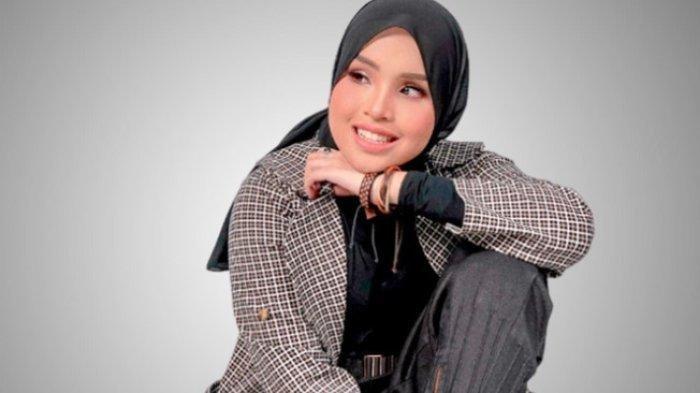 Putri Ariani terlihat main trendi jelang tampil di babak semifinal AGT