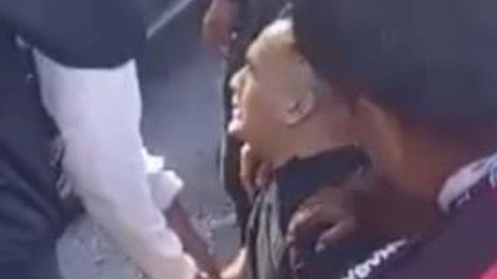 Penyanyi dangdut Saipul Jamil ditangkap polisi karena dugaan penyalahgunaan narkoba. Penangkapan Saipul Jamil ini dilakukan polisi di jalur TransJakarta di Jalan Daan Mogot, Jakarta Barat, Jumat (5/1/2024).