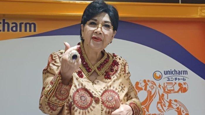 Penyanyi dan bintang film Titiek Puspa di kawasan Setiabudi, Jakarta Selatan, Kamis (23/11/2023).