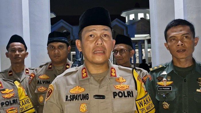 Wakapolresta Bandara Soetta, AKBP Ronald Fredy Christian Sipayung, mengatakan pihaknya akan melakukan pembaruan arus lalu lintas seiring beroperasinya jembatan east flyover saat mudik lebaran.