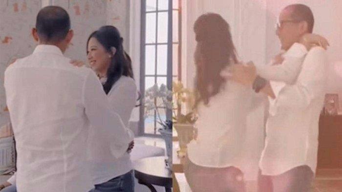 Sandiaga Uno sedang berlatih dansa dengan putri sulungnya Atheera.