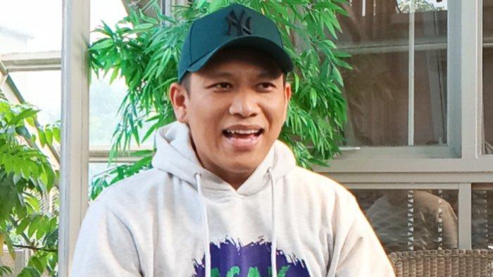 Pemain film dan komika Boris Bokir menolak membahas perceraiannya dengan Irma Purba saat ditemui disela jumpa pers film Agak Laen di kawasan Pejaten, Pasar Minggu, Jakarta Selatan, Jumat (1/9/2023).