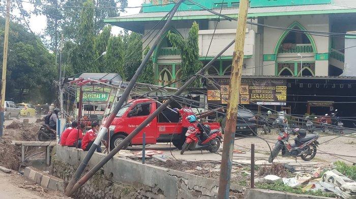Ilustrasi kabel yang semrawut di Jabodetabek.