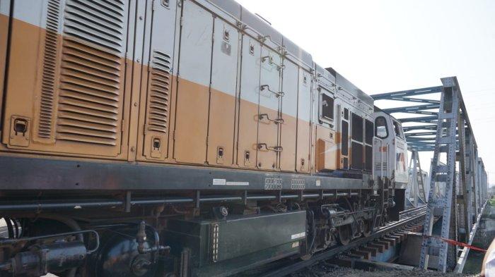 Kondisi Lintas Jerakah-Semarang Poncol, Jawa Tengah pasca tabrakan KA Brantas dengan truk tronton pada Rabu (19/7/2023)