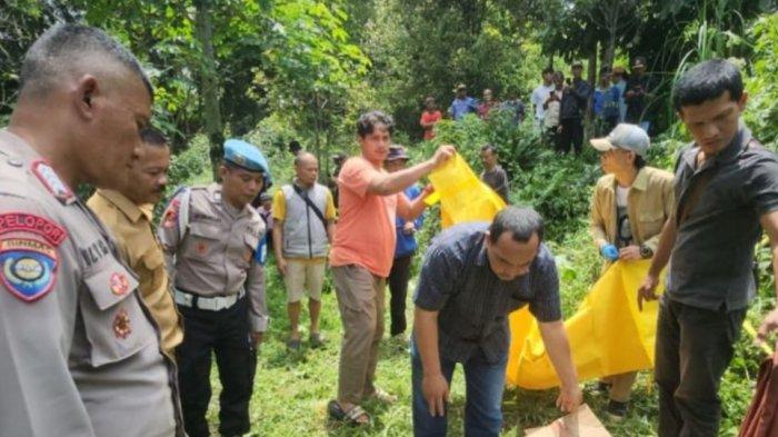 Warga Kampung Pajagan, RT 02/RW 07 Desa Cibunian, Kecamatan Pamijahan, Kabupaten Bogor, Jawa Barat, digegerkan dengan penemuan mayat seorang pria dengan luka di kepala pada Senin (18/11/2024). Pria tanpa identitas tersebut ditemukan di semak-semak dekat Tanjakan Puspa di Desa Cibunian.