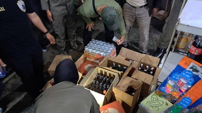 Ribuan Botol Miras Diamankan Satpol PP Tangsel di Hari Kedua Razia.