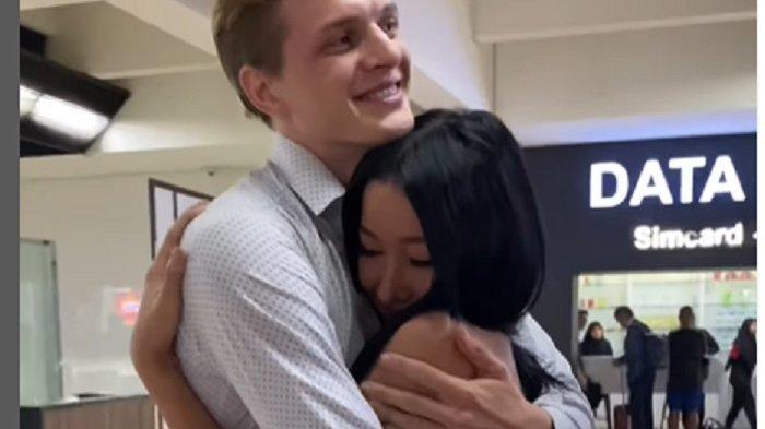 Lucinta Luna Pamer Pacar Bule Baru, Netizen Langsung Serbu Akun Instagram Pacarnya.