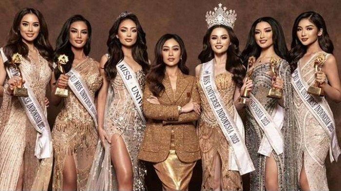 Poppy Capella (tengah), Direktur Miss Universe Indonesia, berfoto bersama para pemenang.