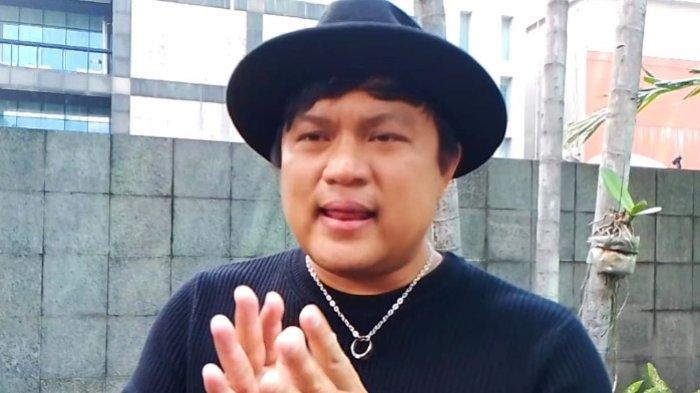 Musisi Posan Tobing dikenal bertangan dingin, banyak pendatang baru dipoles hingga jadi tenar.