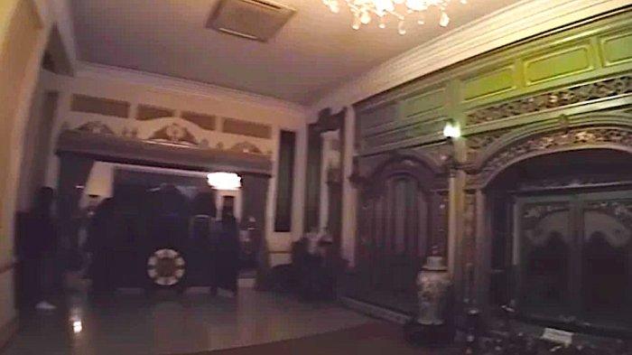 rumah Guruh Soekarnoputra dipenuhi dengan ukiran