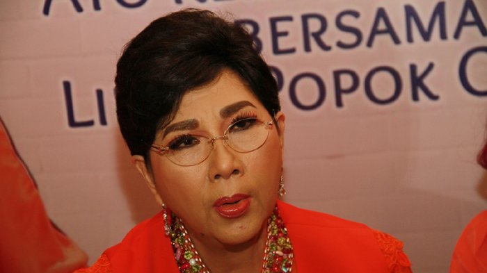 WAFAT - Artis serba bisa Titiek Puspa telah wafat pada 10 April 2025, namun hingga kini publik masih merasa kehilangan.