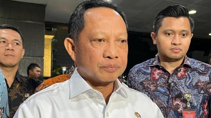 KANTOR KHUSUS GIBRAN - Menteri Dalam Negeri (Mendagri) Tito Karnavian menyatakan Wapres Gibran tak perlu berkantor di Papua.