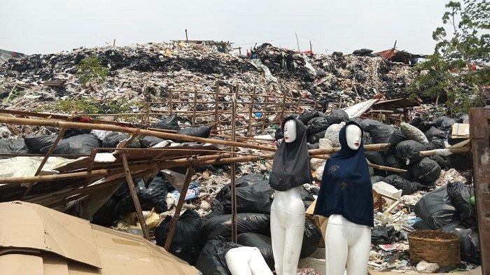 TPA liar di Limo Depok kerap terbakar, alhasil menimbulkan asap yang jadi polusi udara. Selain itu warga sekitar juga banyak yang sakit ISPA. Ini harus segera disudahi.