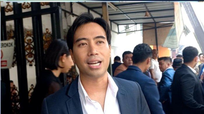 KASUS HUKUM - Penyanyi Vidi Aldiano saat ini sedang pusing, karena digugat pencipta lagu Nuansa Bening, yang membesarkan namanya.
