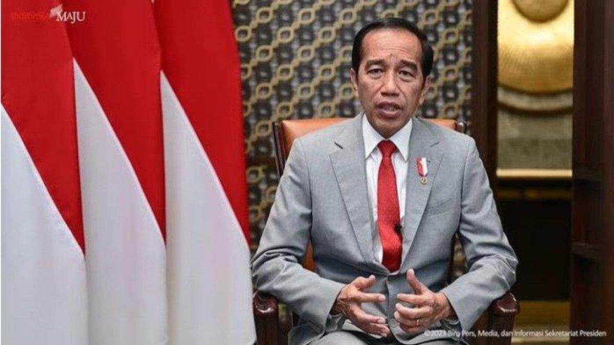 Presiden Joko Widodo (Jokowi) saat konferensi pers pencabutan status pandemi Covid-19 di Indonesia, Rabu (21/6/2023).