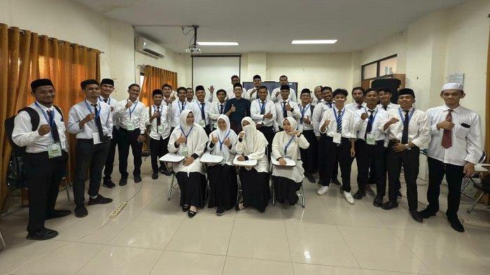 Sebanyak 40 pemuda Aceh yang terdiri dari pengurus masjid dan perwakilan Dayah mengikuti Diklat Teknis Website dan Media Sosial, yang diselenggarakan pada 16–20 Juni 2025 di Balai Diklat Kementerian Agama Aceh, Kampus UIN Ar-Raniry, Banda Aceh.