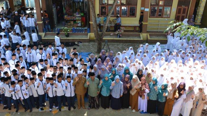 BKKBN Aceh Edukasi Ratusan Santri di Aceh Besar Terkait  Gizi dan Anemia
