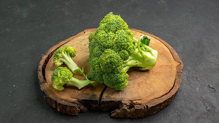 BROKOLI - Brokoli mengandung banyak vitamin dan mineral yang penting bagi kesehatan