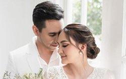 Darius Sinathrya dan Donna Agnesia.