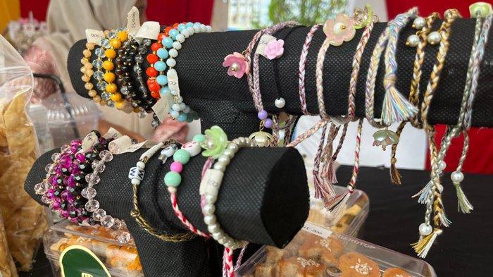 Aneka produk dari warga binaan Lapas Perempuan Sigli dipamerkan di Gedung Pidie Convention (PCC) Sigli dalam rangka Produk Lokal Expo.
