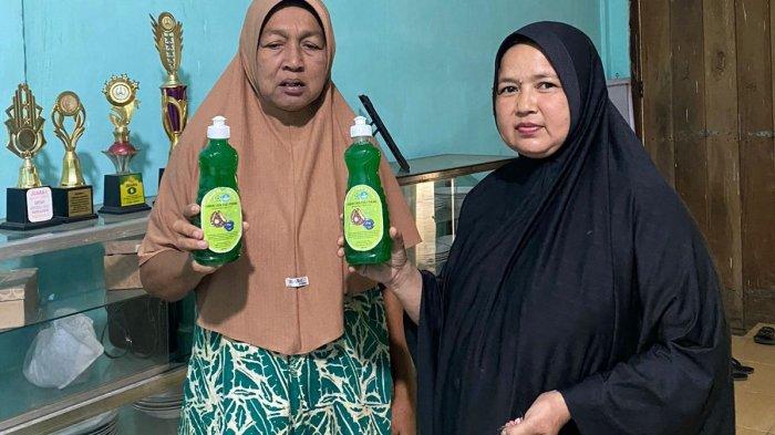 Tim PKM FT Universitas Samudra kemudian menggelar pelatihan yang diikuti oleh 27 ibu rumah tangga di Desa Alue Bu dan Alue Lhok.