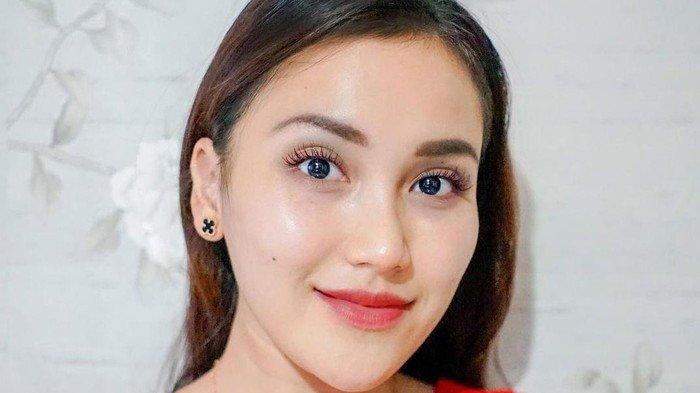 Artis Ayu Ting Ting