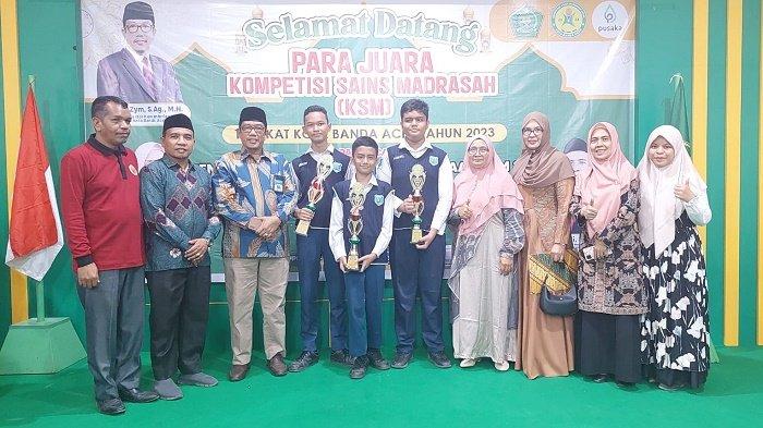 SMPN 6 Banda Aceh Sabet Juara Umum pada Ajang KSM - Serambinews.com
