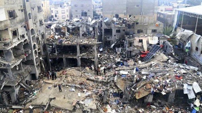Foto dari ketinggian yang menunjukkan kehancuran di satu sudut di Jalur Gaza Palestina yang hancur karena bombardemen tanpa pandang bulu Israel.