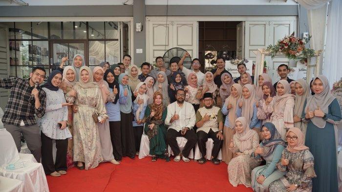 Foto bersama setelah peresmian Klinik Coners Kids Centrum, Minggu (1/9/2024)
