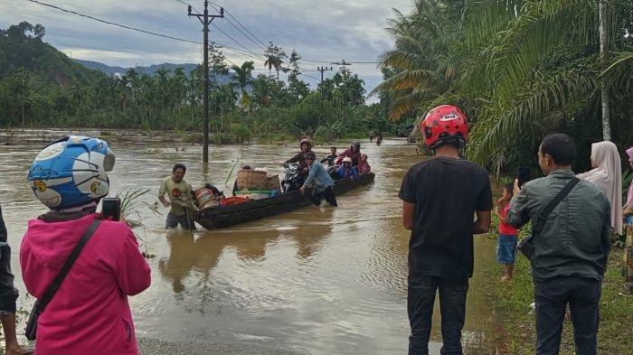 Bupati Aceh Selatan Minta Maaf Atas Keberangkatan Umrah Saat Banjir