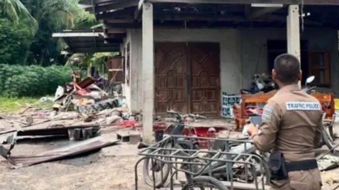 Militer Thailand mengklaim tentara Kamboja melesatkan roket yang menghantam Distrik Kap Choeng di Provinsi Surin, dekat perbatasan kedua negara.