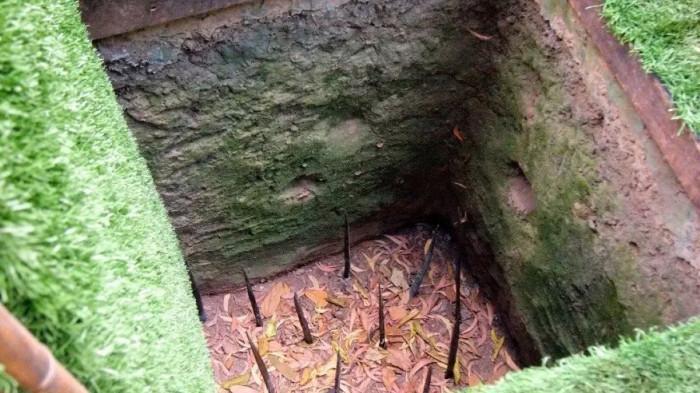 PAKAI BAMBU - Jebakan yang dibuat Tentara Kamboja di rute jalur perbatasan dengan Thailand.