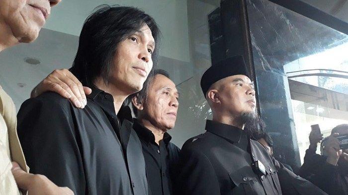Pertemuan Ahmad Dhani dan Once Mekel di Gedung Kemenkumham, Jakarta Selatan, Selasa (18/4/2023) sore. (Tribunnews.com/ Alivio)