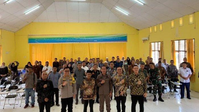 Bupati Aceh Timur resmikan 35 Huntara Arakundo