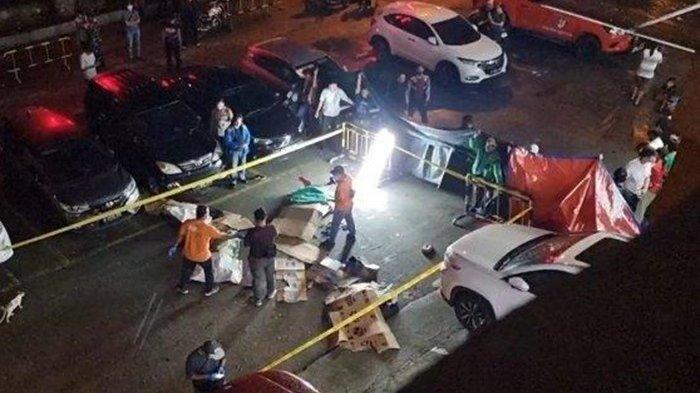 Polisi melakukan olah TKP di tempat kejadian empat orang sekeluarga tewas usai melompat dari rooftop lantai 21 Apartemen Teluk Intan, Kelurahan Pejagalan, Penjaringan, Jakarta Utara, Sabtu (9/3/2024).