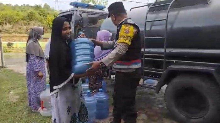Polresta Banda Aceh Salurkan Air 6.500 liter Bersih untuk Warga