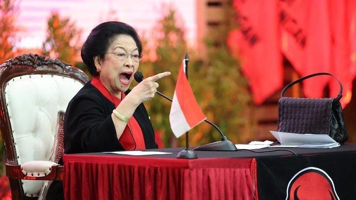 Presiden Kelima RI yang juga Ketua Umum DPP PDI Perjuangan (PDIP) Megawati Soekarnoputri saat menyampaikan pidatonya dalam pengumuman calon kepala daerah PDIP gelombang kedua, di Kantor DPP Partai, Jalan Diponegoro, Menteng, Jakarta, Kamis (22/8/2024).