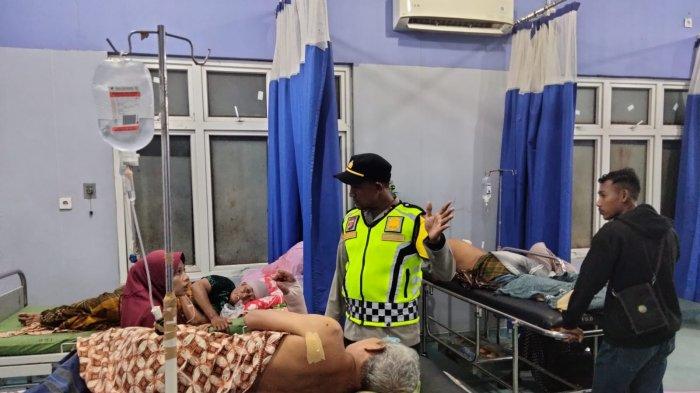 Korban penikaman Armia (31), warga Gampong Buket Guru, Kecamatan Paya Bakong, Aceh Utara, mendapat perawatan medis